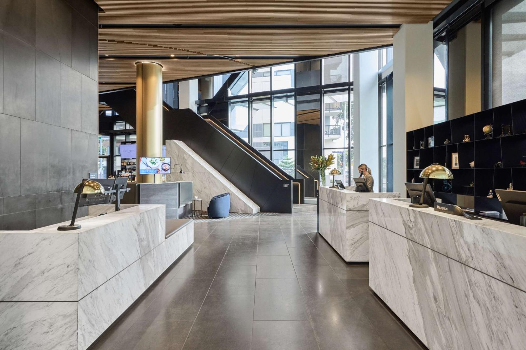 Vibe Hotel Melbourne Docklands Exterior foto