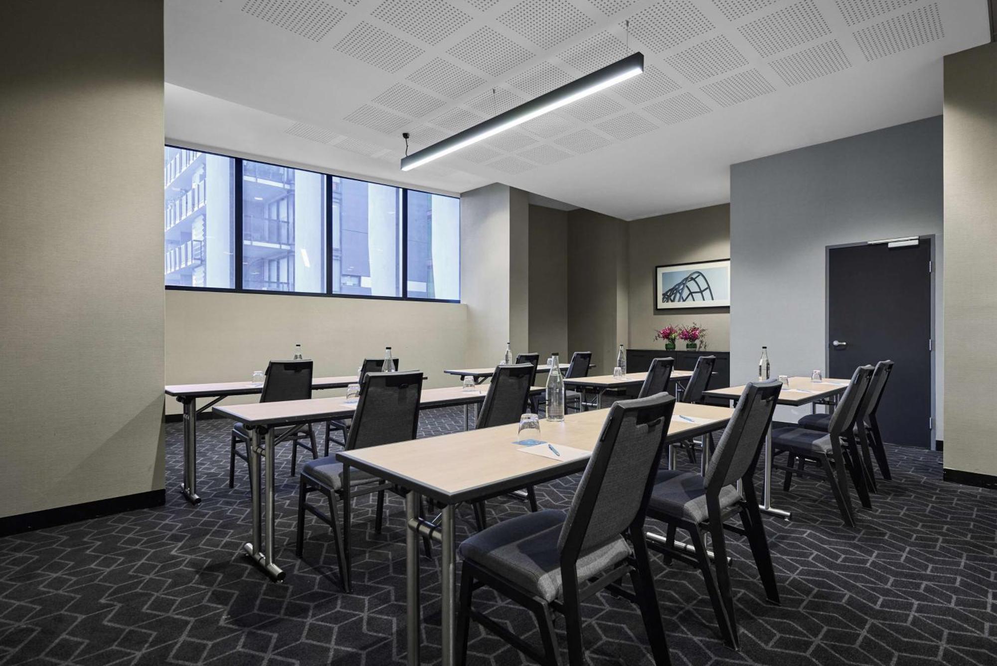 Vibe Hotel Melbourne Docklands Exterior foto