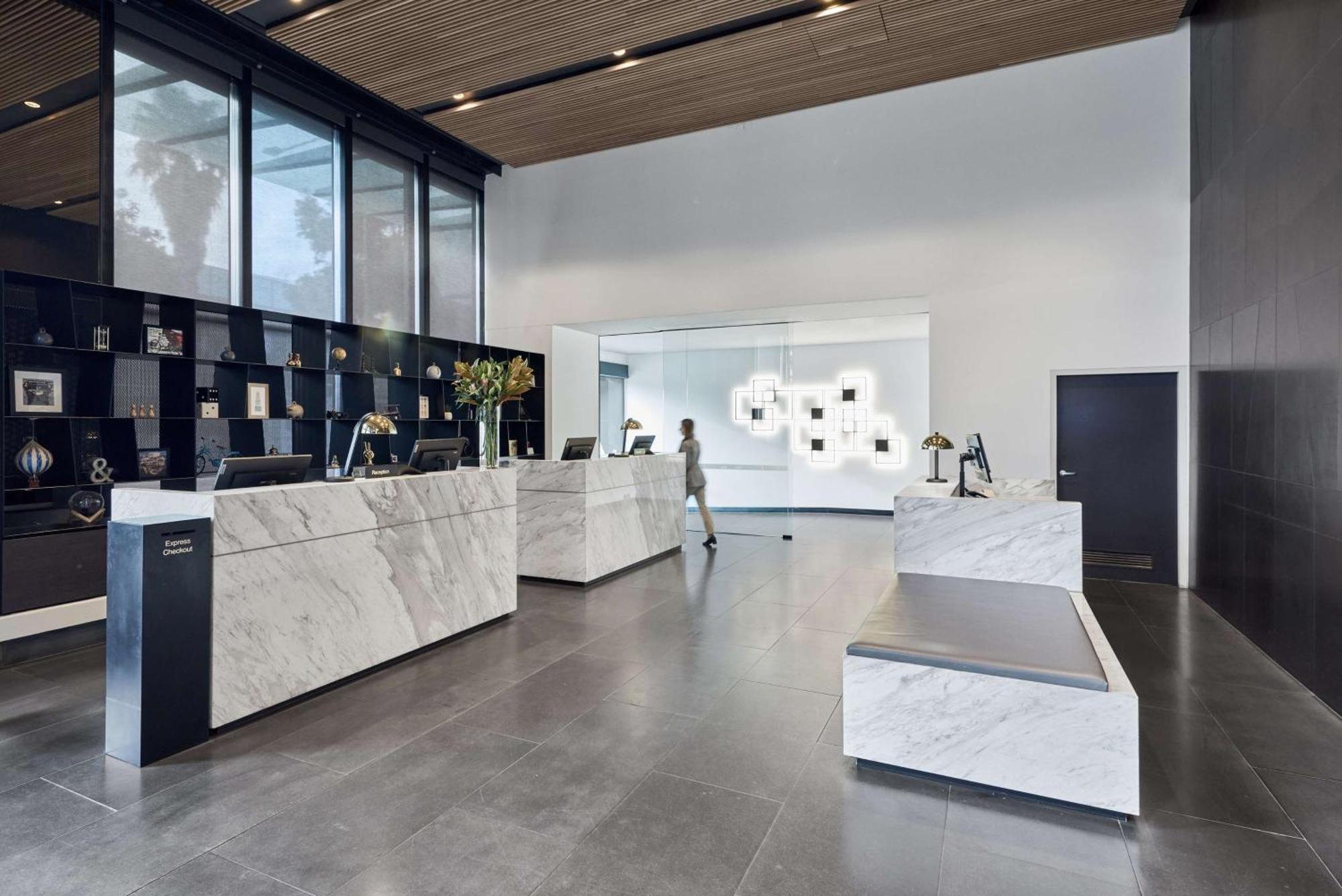Vibe Hotel Melbourne Docklands Exterior foto